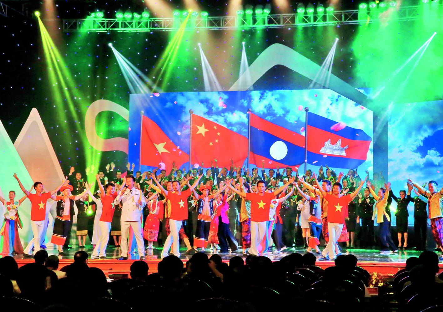 Vang mãi bài ca “Biên cương thắm tình hữu nghị”

